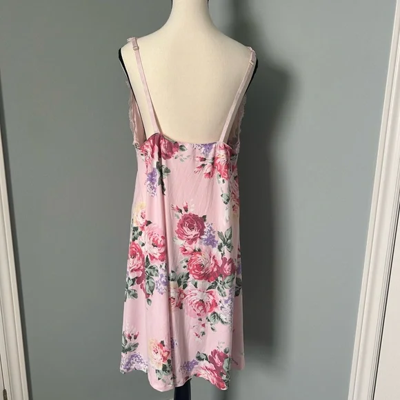 🌸NWOT🌸 Flora Nikrooz Pink Lace Chemise - Picture 2 of 6